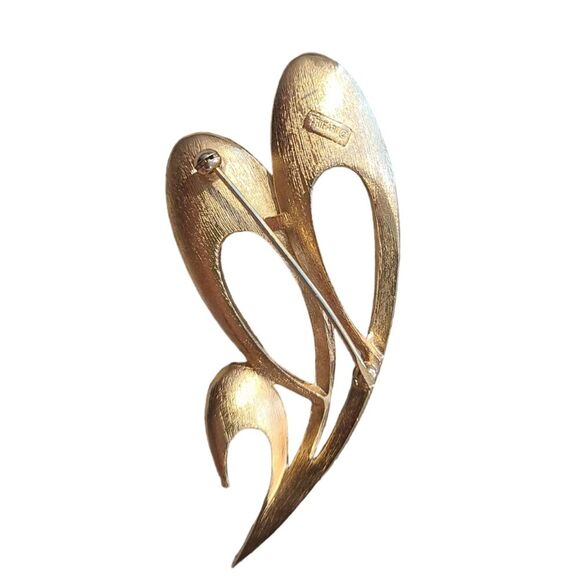 Vintage Trifari Brushed Gold-tone Brooch - Picture 5 of 6